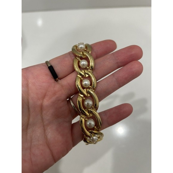 VINTAGE GOLD TONE AND PEARL NECKLACE - Picture 2 of 6